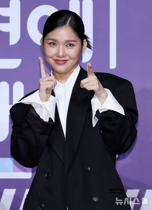 【フォト】ヤン・セチャン×イ・ヒョニ×キム・ジンギョン×ユ・ヨンソクら出席＝「2025 SBS芸能大賞」レッドカーペット・イベント