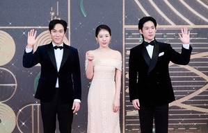 【フォト】ソ・ガンジュン×チン・ギジュ×キム・セジョン×カン・テオ出席「2025 MBC演技大賞」レッドカーペット・イベント