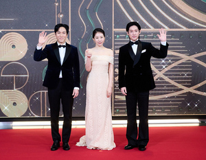 【フォト】ソ・ガンジュン×チン・ギジュ×キム・セジョン×カン・テオ出席「2025 MBC演技大賞」レッドカーペット・イベント