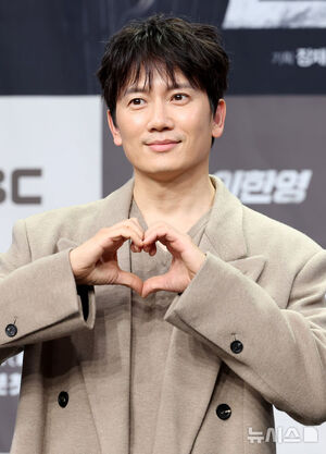 【フォト】チソン×パク・ヒスン×ウォン・ジナ主演『二度目の裁判』制作発表会