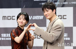 【フォト】チソン×パク・ヒスン×ウォン・ジナ主演『二度目の裁判』制作発表会