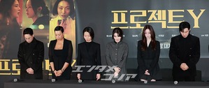 【フォト】アン・ソンギさんを追悼する『プロジェクトY』のキャストたち