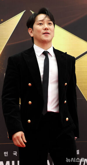 【フォト】イ・ソンギョン＆チャ・ジヨン＆キム・ソンチョルら、韓国ミュージカル・アワードに出席したスターたち