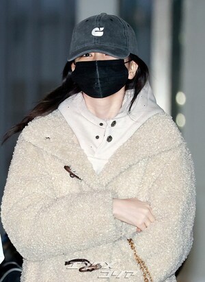 【フォト】IVE、中国・広州に出発…マスクで顔を隠してもオーラぷんぷん