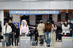 【フォト】IVE、中国・広州に出発…マスクで顔を隠してもオーラぷんぷん