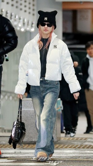 【フォト】IVE、中国・広州に出発…マスクで顔を隠してもオーラぷんぷん