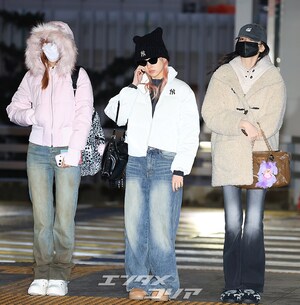 【フォト】IVE、中国・広州に出発…マスクで顔を隠してもオーラぷんぷん