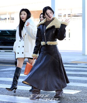 【フォト】ILLITウォンヒ＆ミンジュ＆ユナ、「JACQUEMUS」のショーに出席するためパリへ