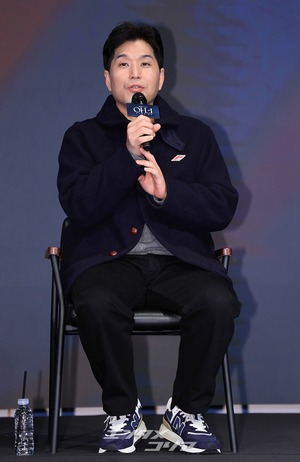 【フォト】イ・ナヨン×チョン・ウンチェ×イ・チョンア、真剣な記者懇談会