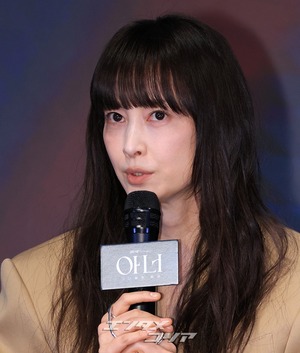 【フォト】イ・ナヨン×チョン・ウンチェ×イ・チョンア、真剣な記者懇談会