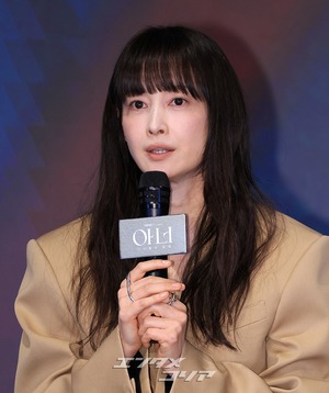 【フォト】イ・ナヨン×チョン・ウンチェ×イ・チョンア、真剣な記者懇談会