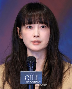 【フォト】イ・ナヨン×チョン・ウンチェ×イ・チョンア、真剣な記者懇談会