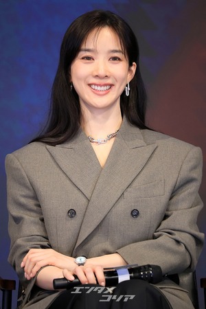 【フォト】イ・ナヨン×チョン・ウンチェ×イ・チョンア、真剣な記者懇談会