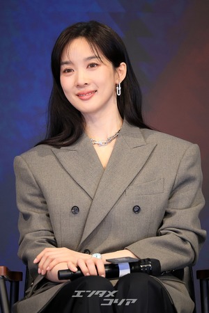 【フォト】イ・ナヨン×チョン・ウンチェ×イ・チョンア、真剣な記者懇談会