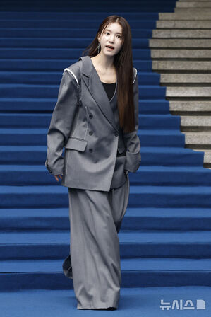 【フォト】チョン・シア＆ソ・ドンジュ＆ファニら出席＝ソウル・ファッションウィーク