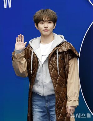 【フォト】チョン・シア＆ソ・ドンジュ＆ファニら出席＝ソウル・ファッションウィーク