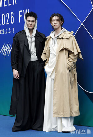 【フォト】チョン・シア＆ソ・ドンジュ＆ファニら出席＝ソウル・ファッションウィーク