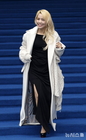 【フォト】チョン・シア＆ソ・ドンジュ＆ファニら出席＝ソウル・ファッションウィーク