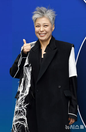 【フォト】チョン・シア＆ソ・ドンジュ＆ファニら出席＝ソウル・ファッションウィーク