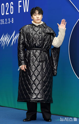 【フォト】チョン・シア＆ソ・ドンジュ＆ファニら出席＝ソウル・ファッションウィーク