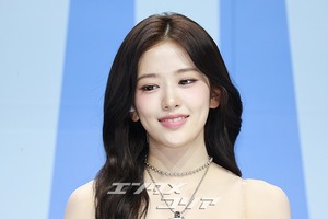 【フォト】IVE、3年ぶりにフルアルバムで音楽活動…シックになったビジュアル