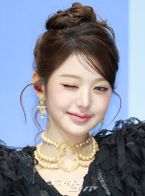 【フォト】IVE、3年ぶりにフルアルバムで音楽活動…シックになったビジュアル