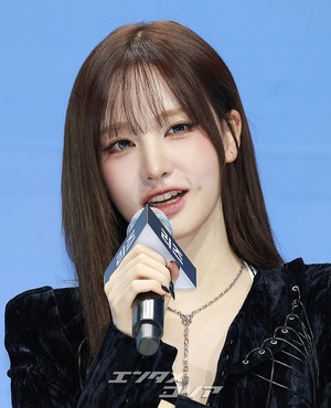 【フォト】IVE、3年ぶりにフルアルバムで音楽活動…シックになったビジュアル