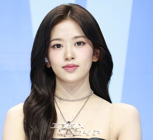 【フォト】IVE、3年ぶりにフルアルバムで音楽活動…シックになったビジュアル