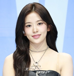 【フォト】IVE、3年ぶりにフルアルバムで音楽活動…シックになったビジュアル