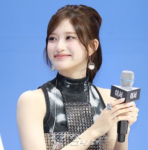 【フォト】IVE、3年ぶりにフルアルバムで音楽活動…シックになったビジュアル