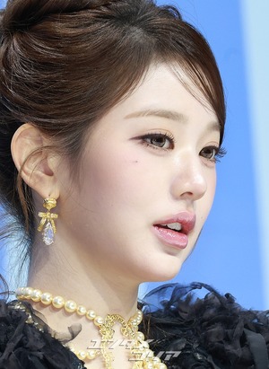 【フォト】IVE、3年ぶりにフルアルバムで音楽活動…シックになったビジュアル