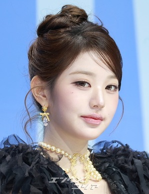 【フォト】IVE、3年ぶりにフルアルバムで音楽活動…シックになったビジュアル