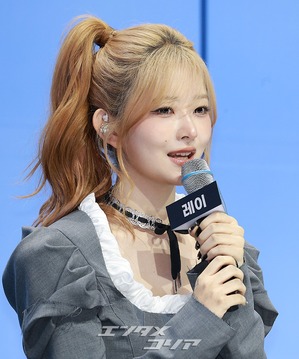 【フォト】IVE、3年ぶりにフルアルバムで音楽活動…シックになったビジュアル