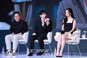 【フォト】『マンスリー彼氏』キム・ジョンシク監督＆ソ・イングク＆ジス、和気あいあいとした懇談会