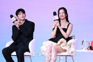 【フォト】『マンスリー彼氏』キム・ジョンシク監督＆ソ・イングク＆ジス、和気あいあいとした懇談会