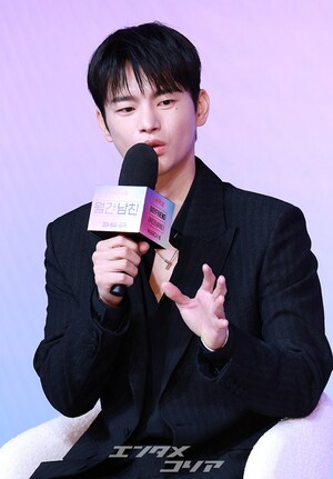 【フォト】『マンスリー彼氏』キム・ジョンシク監督＆ソ・イングク＆ジス、和気あいあいとした懇談会