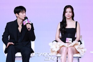 【フォト】『マンスリー彼氏』キム・ジョンシク監督＆ソ・イングク＆ジス、和気あいあいとした懇談会