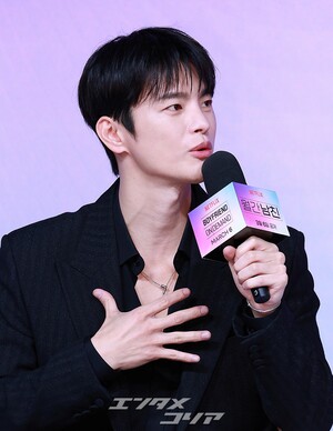 【フォト】『マンスリー彼氏』キム・ジョンシク監督＆ソ・イングク＆ジス、和気あいあいとした懇談会