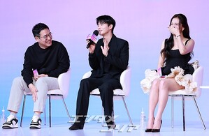 【フォト】『マンスリー彼氏』キム・ジョンシク監督＆ソ・イングク＆ジス、和気あいあいとした懇談会