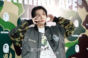 【フォト】BOYNEXTDOORジェヒョン＆ウナク　肩組み仲良し…手ハート・ポーズ