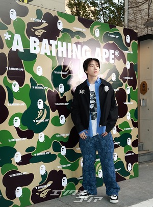 【フォト】BOYNEXTDOORジェヒョン＆ウナク　肩組み仲良し…手ハート・ポーズ