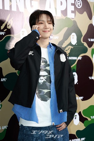 【フォト】BOYNEXTDOORジェヒョン＆ウナク　肩組み仲良し…手ハート・ポーズ