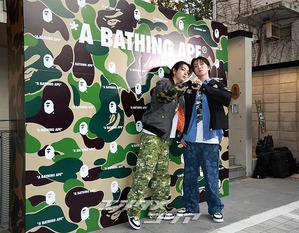 【フォト】BOYNEXTDOORジェヒョン＆ウナク　肩組み仲良し…手ハート・ポーズ