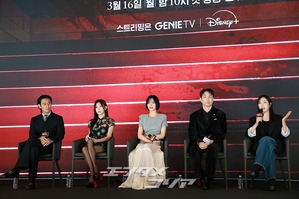 【フォト】懇談会に臨む『クライマックス』のキャストたち