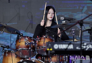 【フォト】LOONA・cignature・ユーチューバーが集まったガールズバンド「LATENCY」デビュー