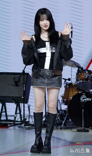 【フォト】LOONA・cignature・ユーチューバーが集まったガールズバンド「LATENCY」デビュー