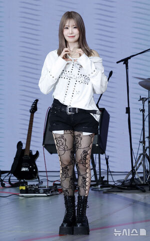 【フォト】LOONA・cignature・ユーチューバーが集まったガールズバンド「LATENCY」デビュー