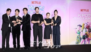 【フォト】一堂に会した『KPOPガールズ！　デーモン・ハンターズ』の主役たち