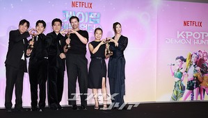 【フォト】一堂に会した『KPOPガールズ！　デーモン・ハンターズ』の主役たち