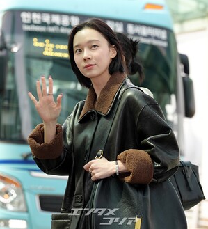 【フォト】ジャカルタに向かうaespaカリナ＆ウィンター、優劣つけ難い美しさ